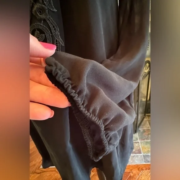 Little Black Dress Long Sheer Sleeves Open Arms Embroidered Front Women’s Large - Picture 4 of 7